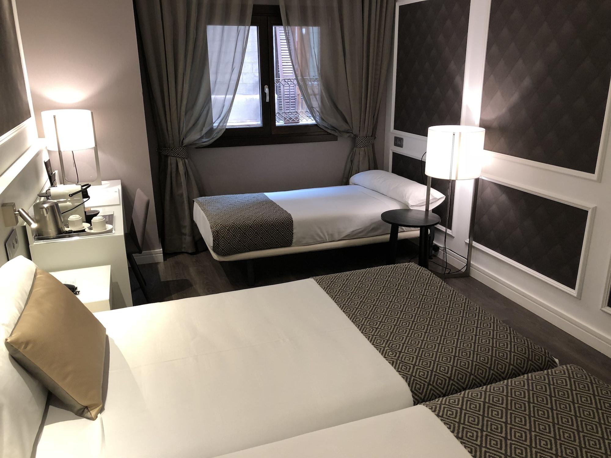 กาตาโลเนีย มักดาเลเนส โฮเทล Hotel บาร์เซโลนา ภายนอก รูปภาพ
