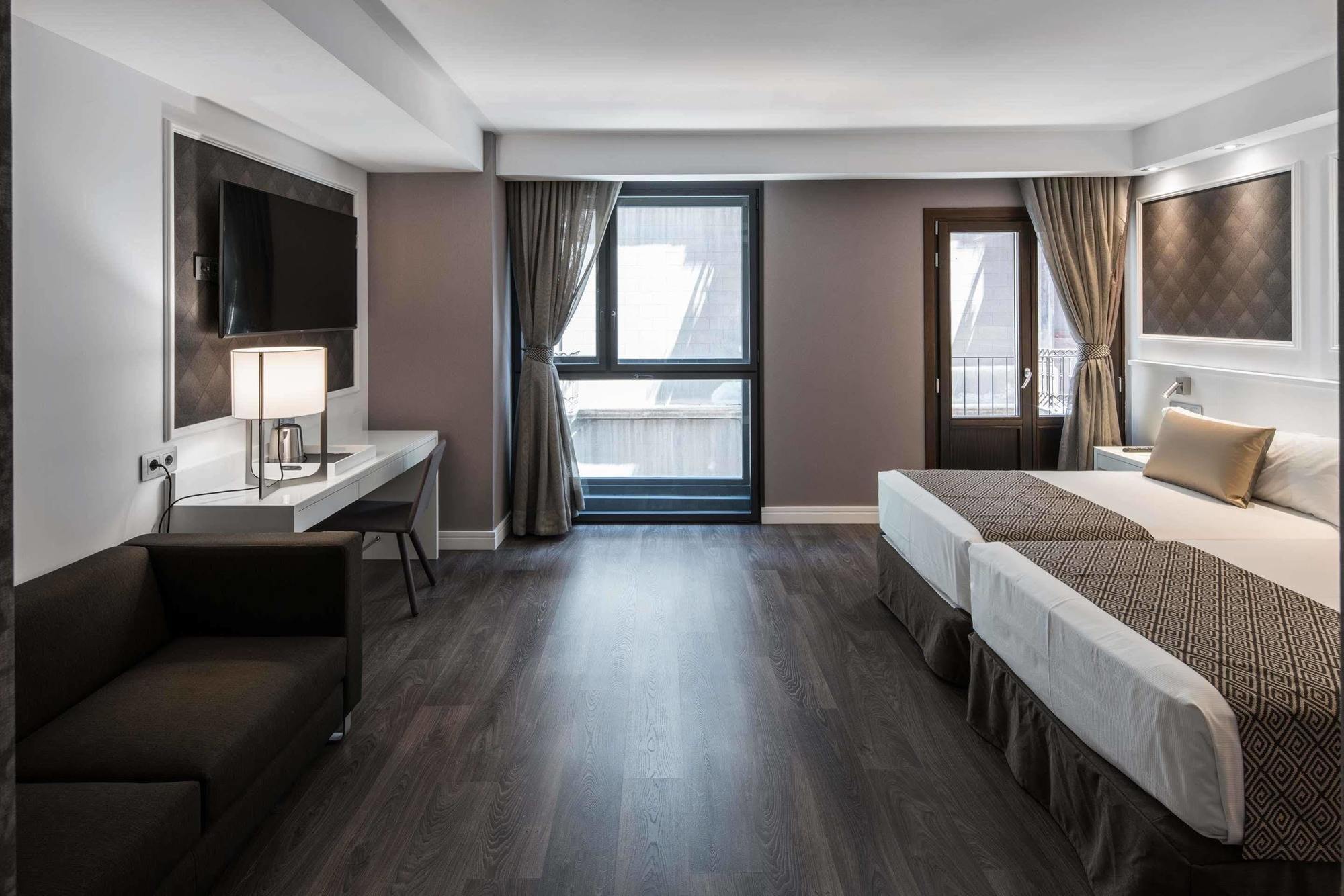 กาตาโลเนีย มักดาเลเนส โฮเทล Hotel บาร์เซโลนา ภายนอก รูปภาพ